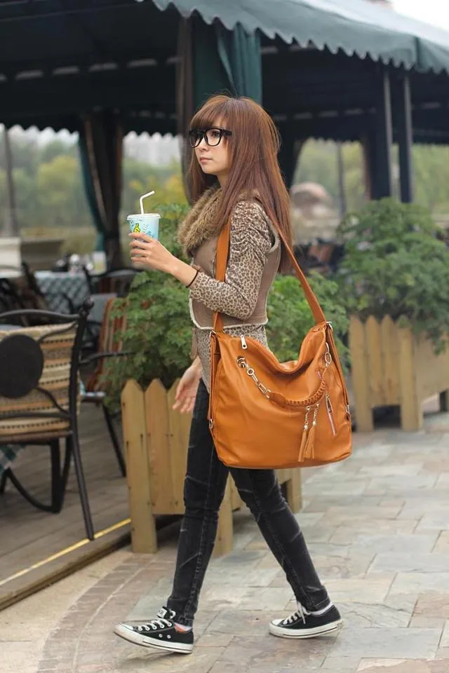 Backpack Dual-Use Fashion Tassel Chain Shoulder Bag   Large-Capacity Fashion Bag
