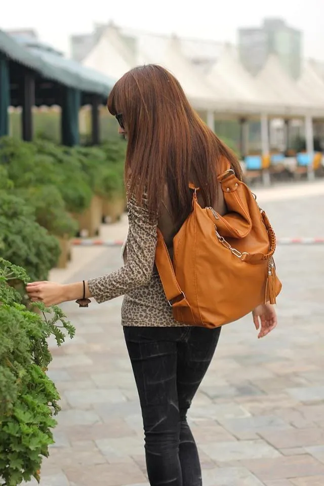 Backpack Dual-Use Fashion Tassel Chain Shoulder Bag   Large-Capacity Fashion Bag